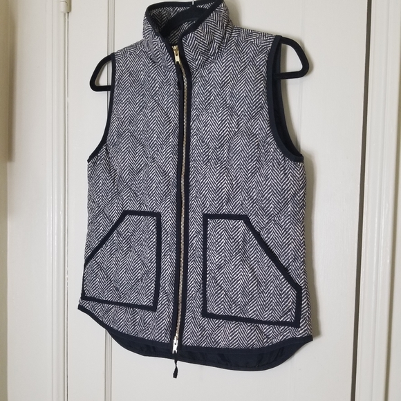J CREW black cream chevron print down filled zipper sleeveless jacket ve… - Picture 3 of 8